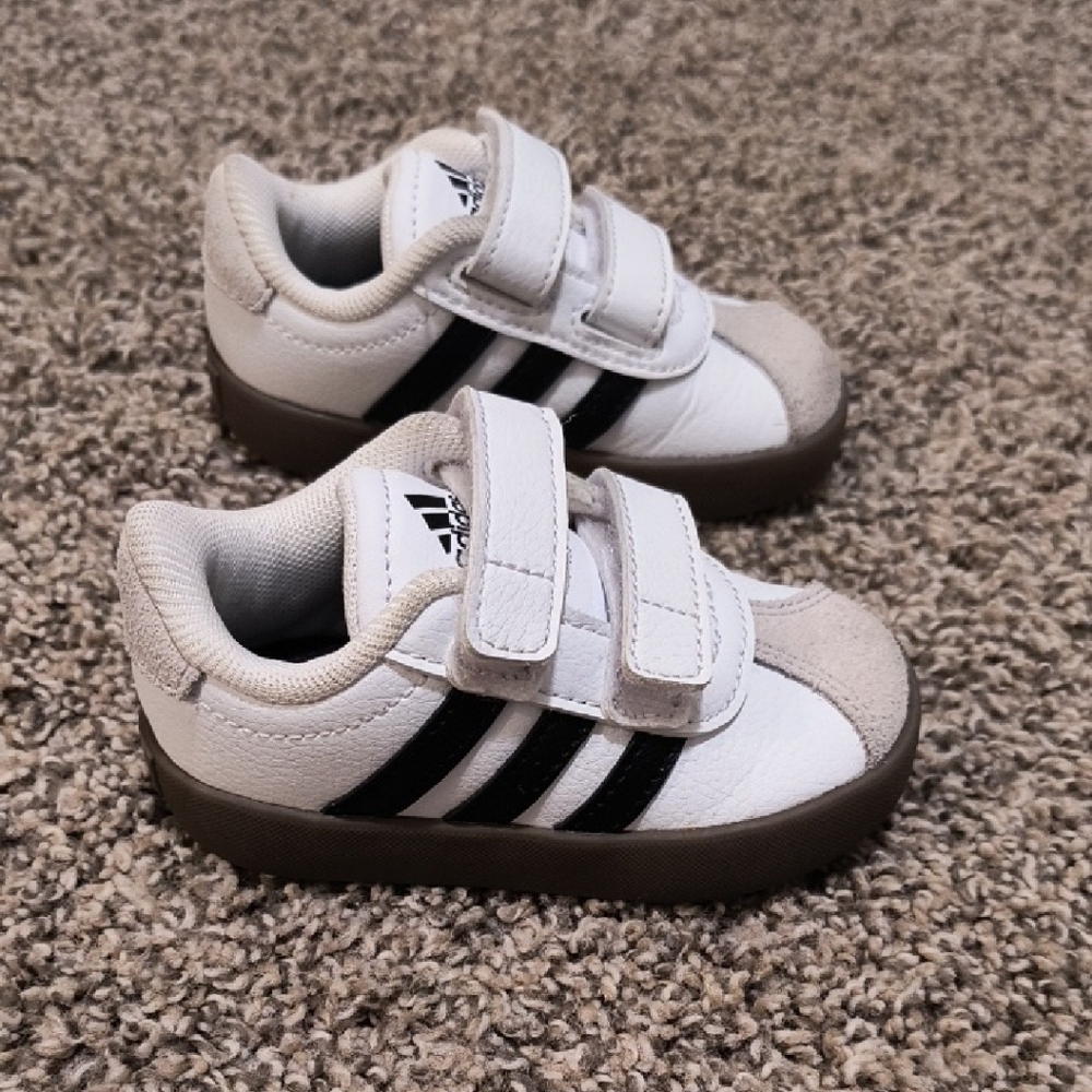 Adidas Kids White and Black Velcro Sneakers Boy 5